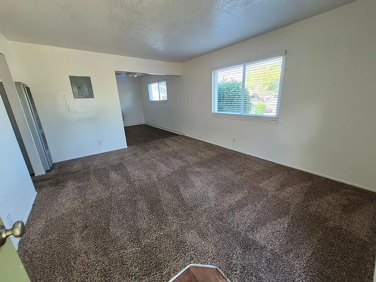 2920-2926 Del Paso Blvd — Photo 4