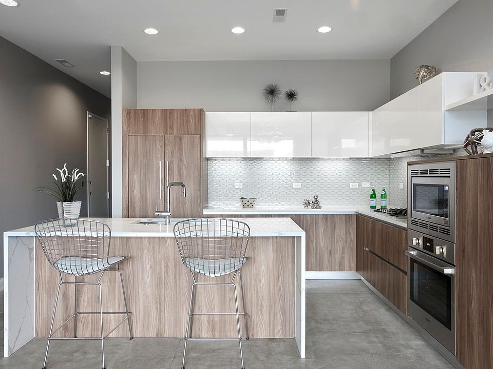 1st image of 1444 N Western Ave #2