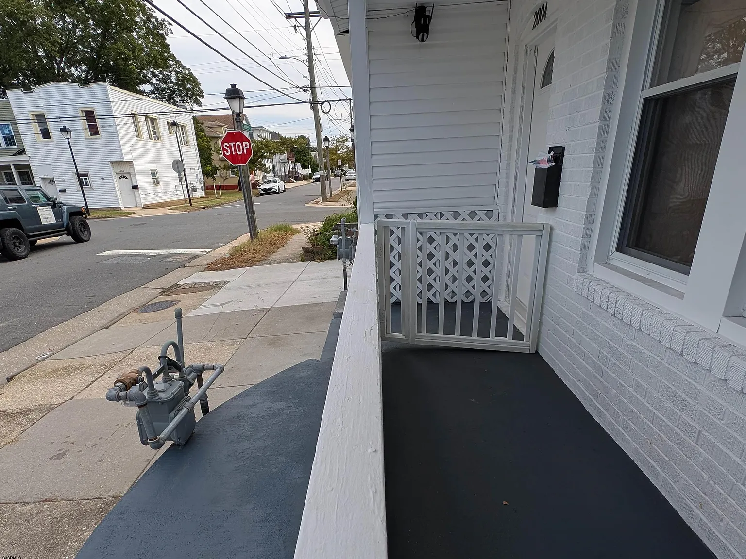 3 bed, 1.0 bath, $2,200 — Photo 2