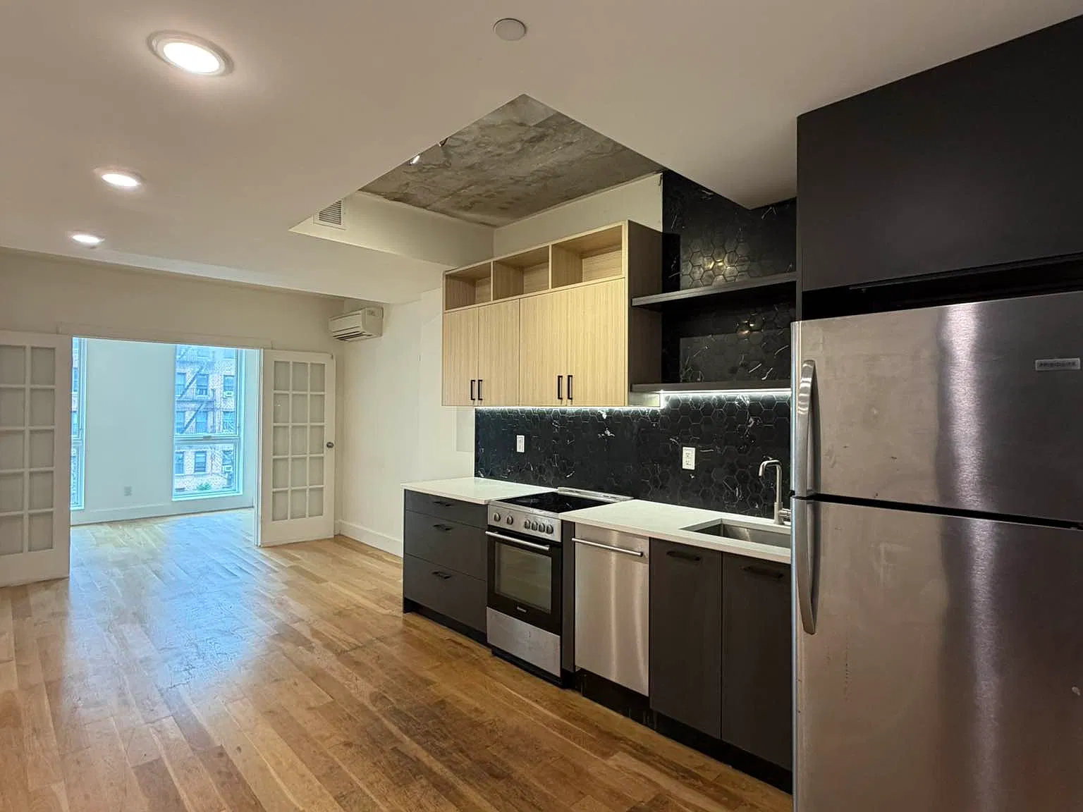 200 Linden Blvd — Photo 3