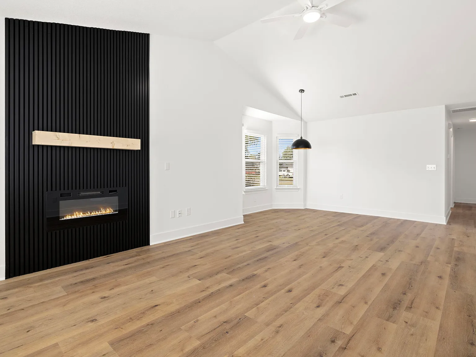 3 bed, 1030 sqft, $1,800 — Photo 4