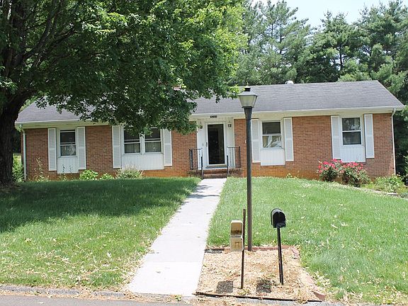 3rd image of 18269 Westwood Dr