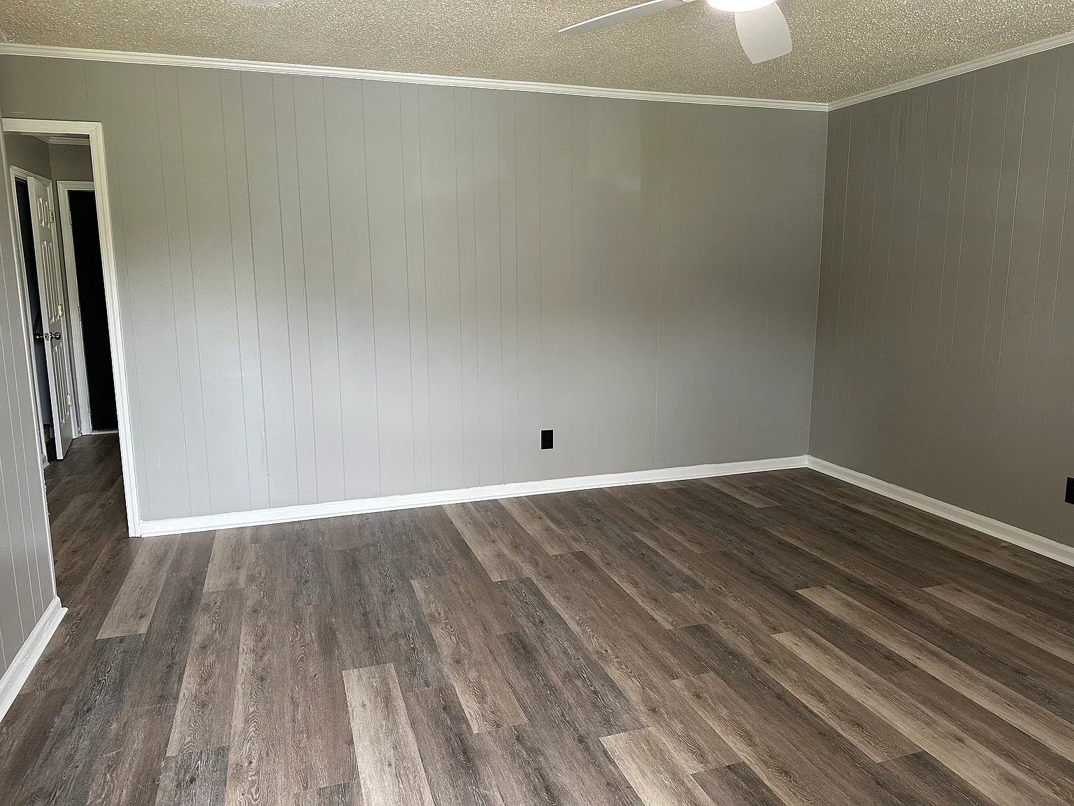 3 bed, 1000 sqft, $1,800 — Photo 2