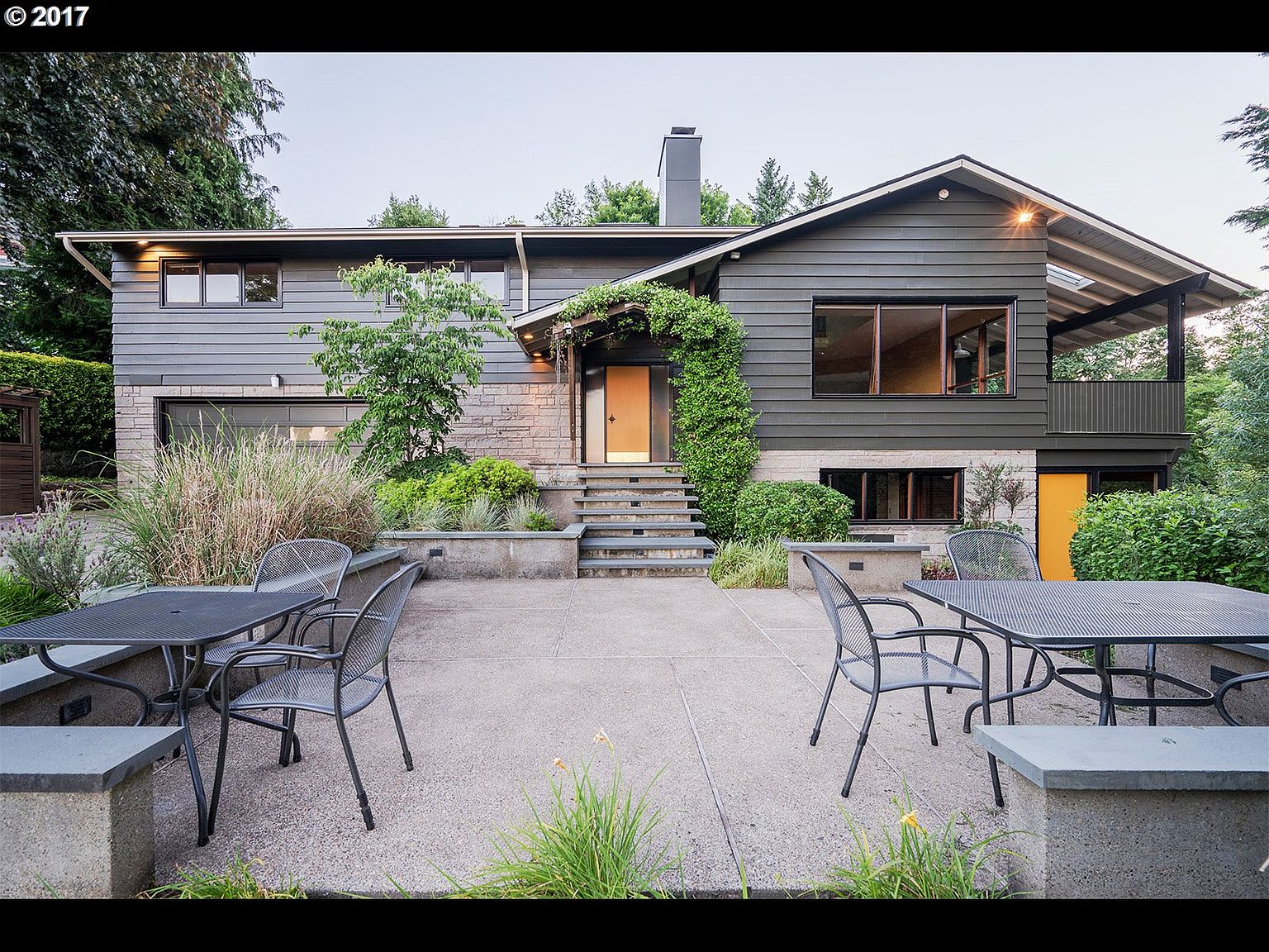 ワンダーHOUSE 2631 SW Sherwood Dr, Portland, OR 97201 | Zillow