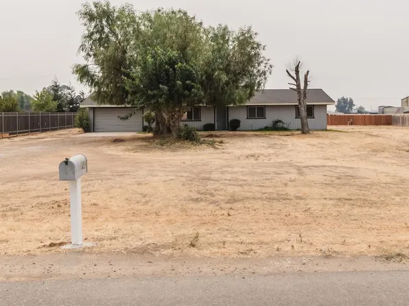 17466 W Brook Dr, Madera, CA 93638
