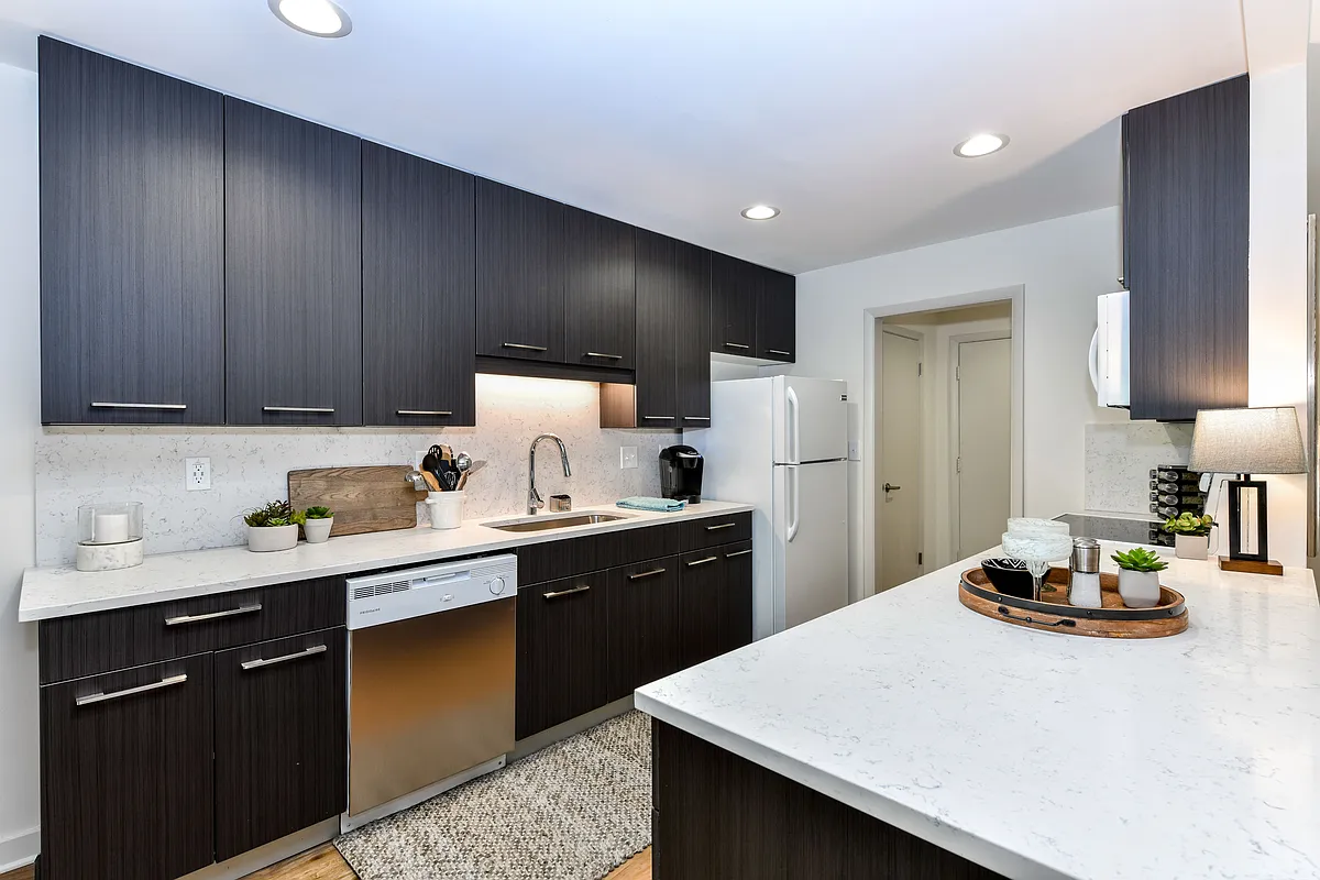 Building Photo - Riva Apartments