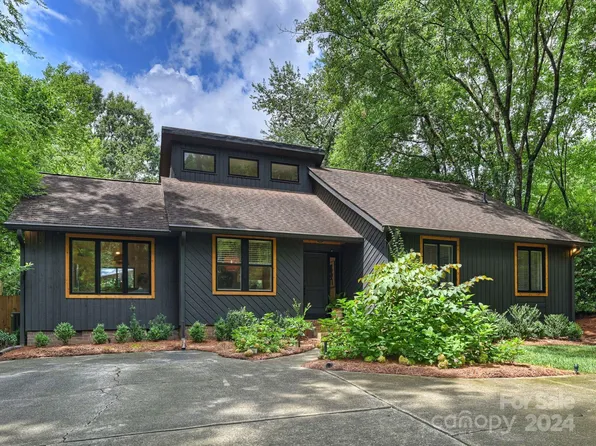 1320 Wandering Way Dr, Charlotte, NC 28226