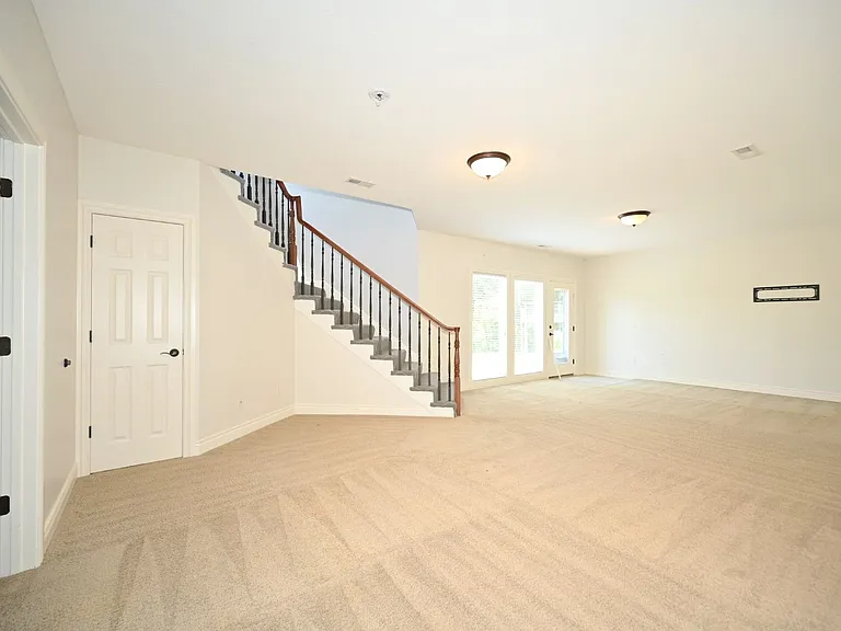 13120 NW Ridgeview Dr — Photo 2