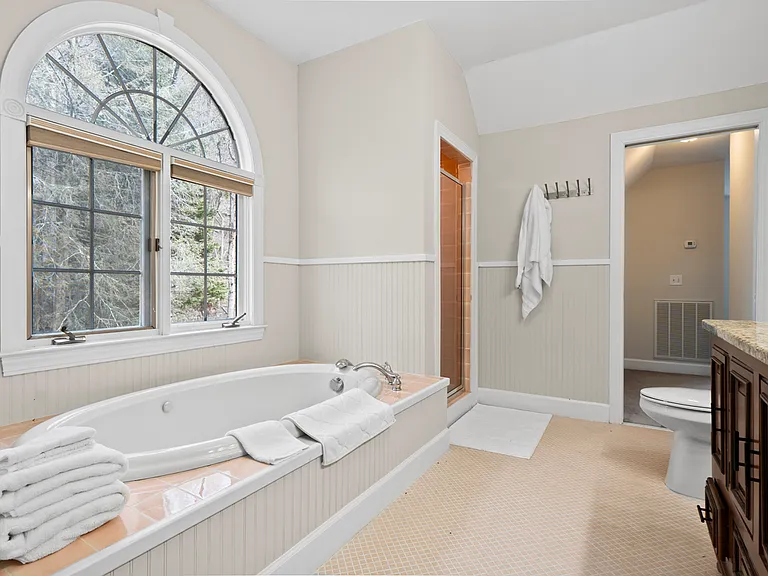 1464 Palisades Rd — Photo 21