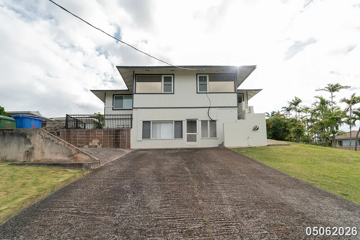 Building Photo - 99-905 Aiea Heights Dr #A