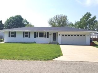 406 E Chestnut St, Hoopeston, IL 60942