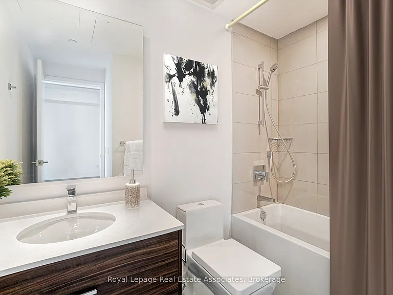 488 University Ave #2302 — Photo 30