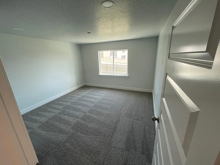 946 N Olson Dr #BASEMENT — Photo 10