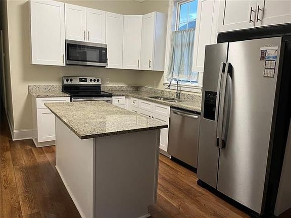 5th image of 3230 Toledano St
