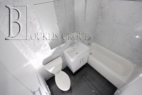 4th image of 67 Wall St APT 24E