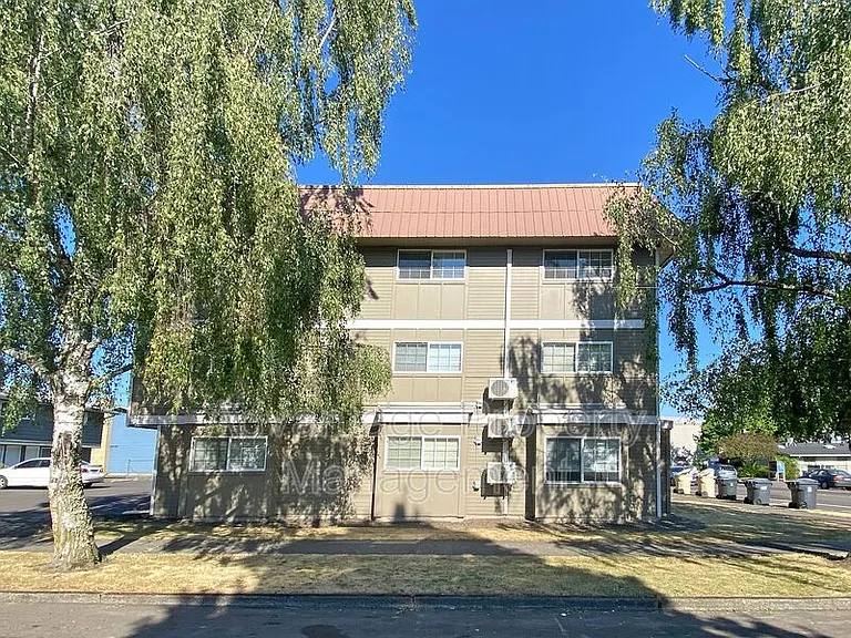 975 NW Garfield Ave #1 — Photo 36