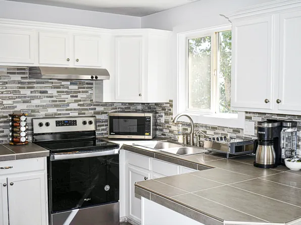 (undisclosed Address), Roy, UT 84067