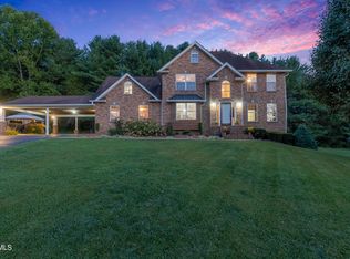 425 Logan Cir, Bluff City, TN 37618