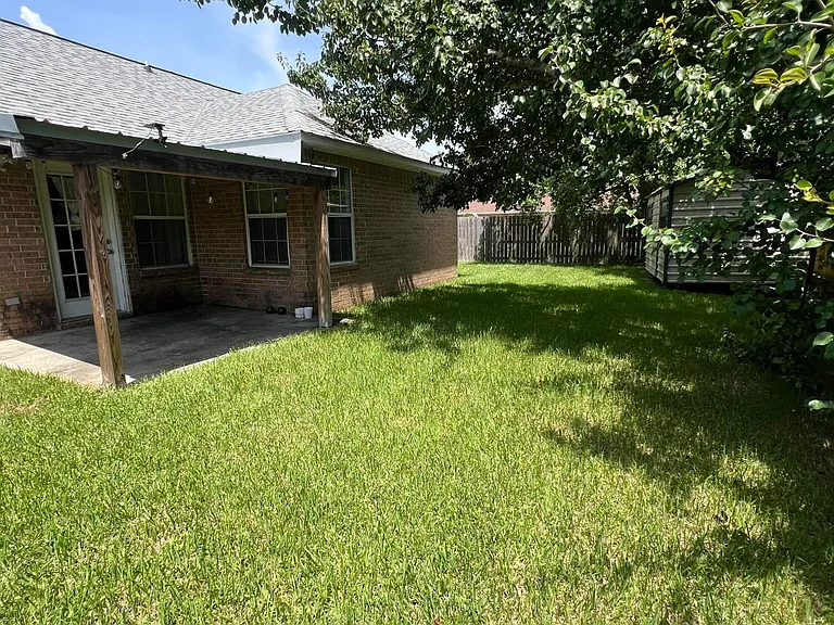 501 Woodward Dr — Photo 19