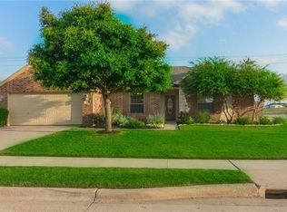 502 Valarie Ln, Midlothian, TX 76065