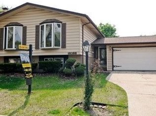 15300 Boca Rio Dr, Oak Forest, IL 60452