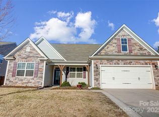 136 Kingston Dr, Dallas, NC 28120