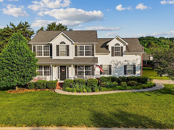 2nd image of 3319 Branch Hill Ln