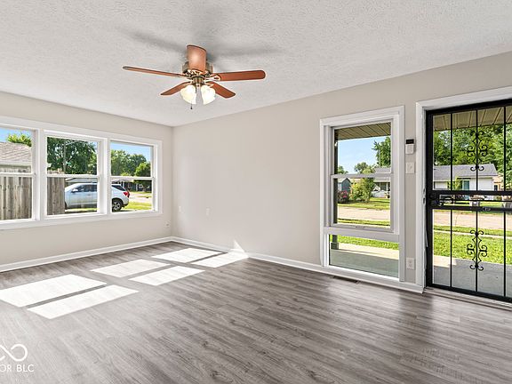 5th image of 4963 Elaine St