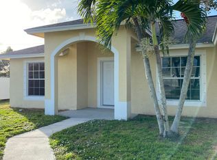 561 SW Nagle Pl, Port Saint Lucie, FL 34953