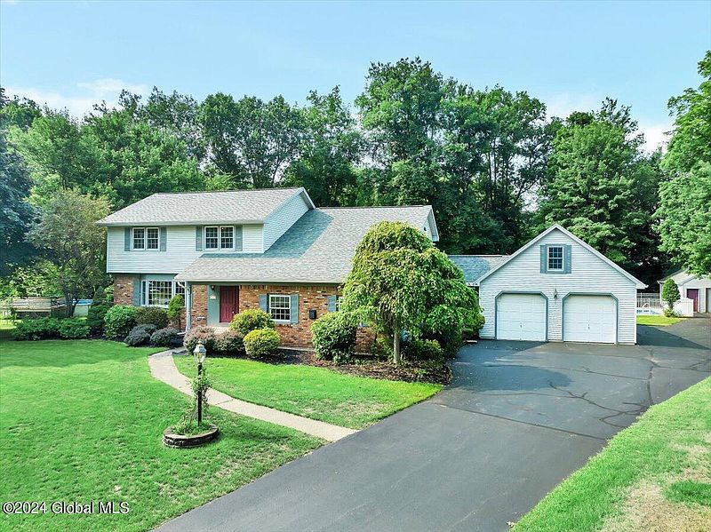 2nd image of 18 Robinson Road