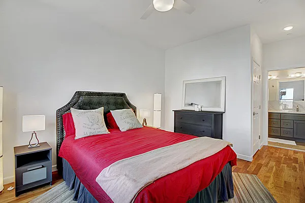 Sold by Realmart Realty | media 5