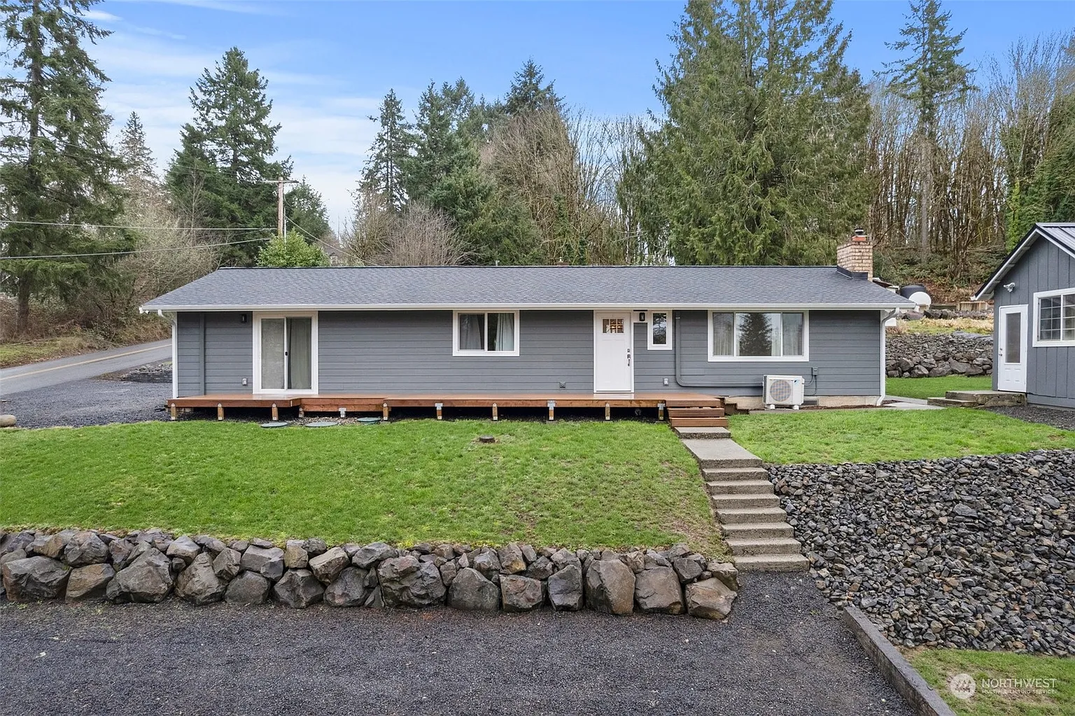 184 Kennicott Road photo 1