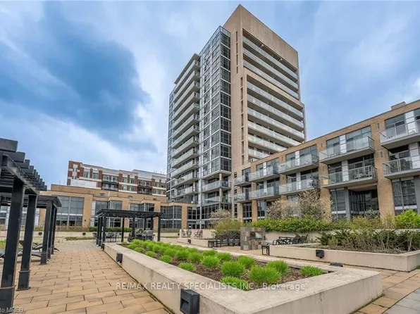 1940 Ironstone Dr #705, Burlington, ON L7L 0E4