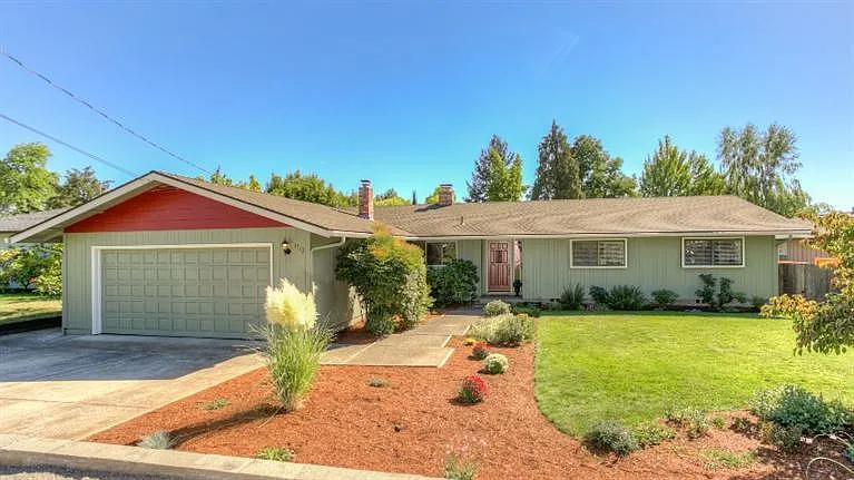 1712 Lenora Dr photo 1