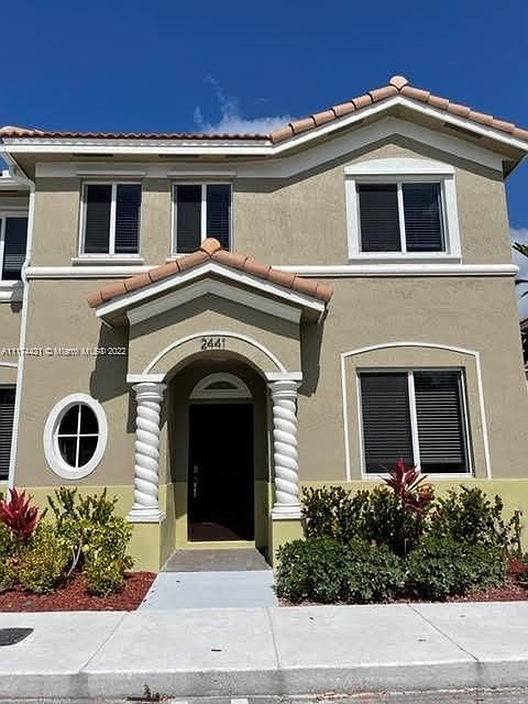 1st image of 2441 SE 11th St #2441