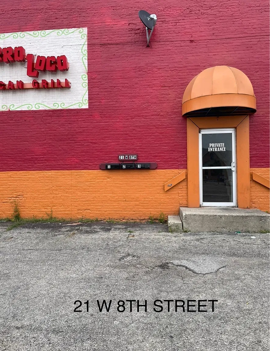 AND: 8th: 21: Commercial — Photo 1