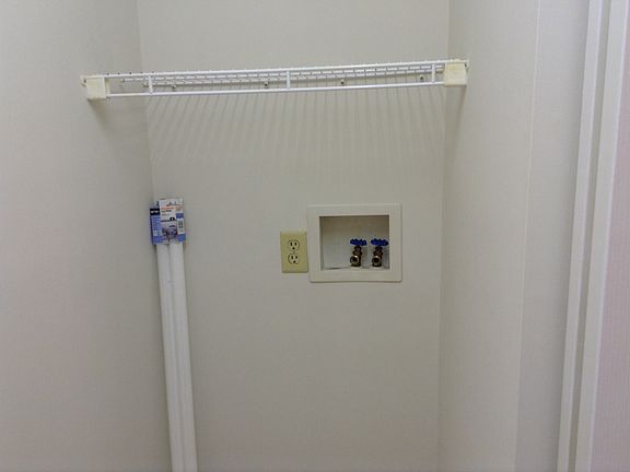 4th image of 1304 Old Pond Dr