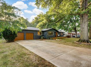 1650 S Roanoke Ave, Springfield, MO 65807