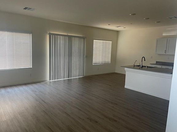 5th image of 4742 Arctic Cliffs Ave