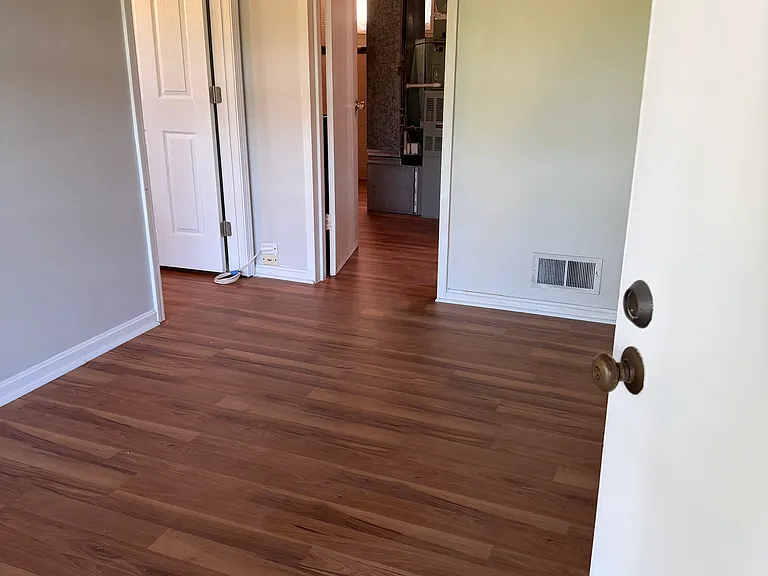 5517 Gwyn Pl — Photo 2