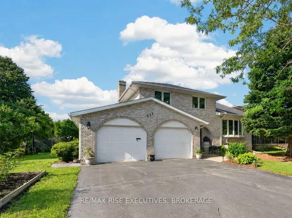 611 Rivermeade Ave, Kingston, ON K7M 7Z5