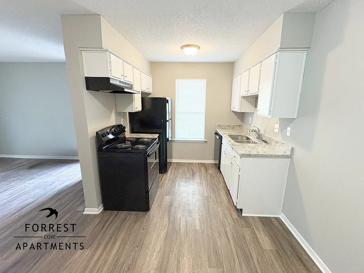 Kitchen - Forrest Cove Apartments