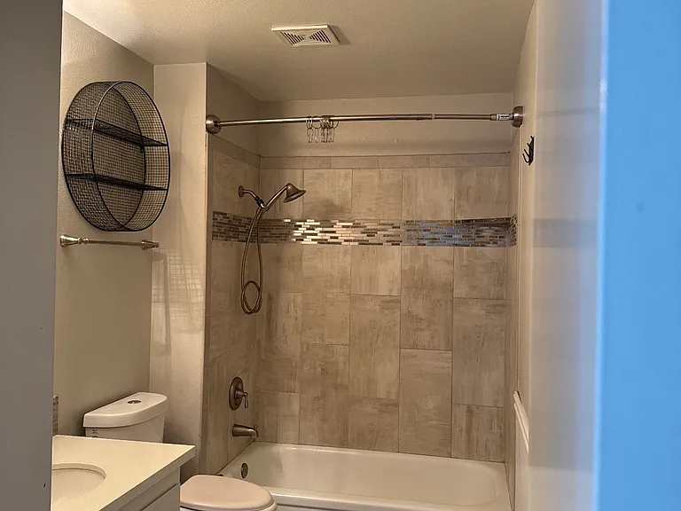 1579 NW Eastbrook Ct — Photo 15