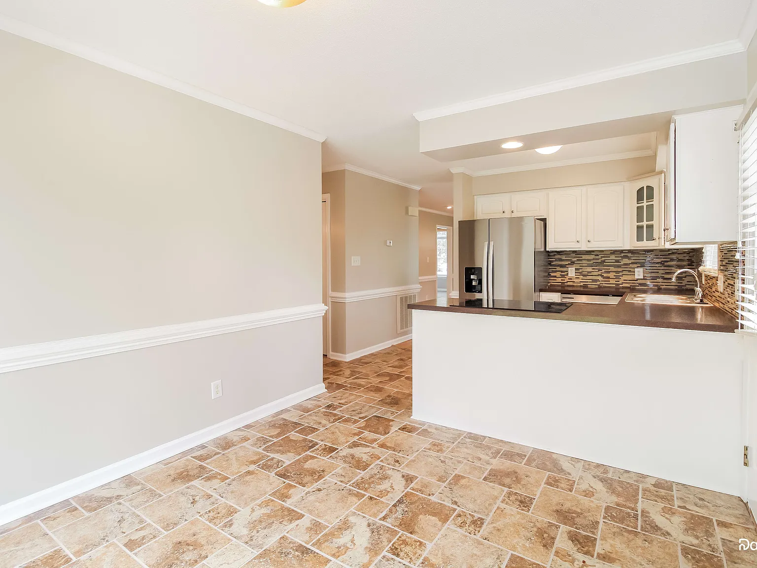 3 bed, 2.0 bath, 1240 sqft, $1,780 — Photo 4