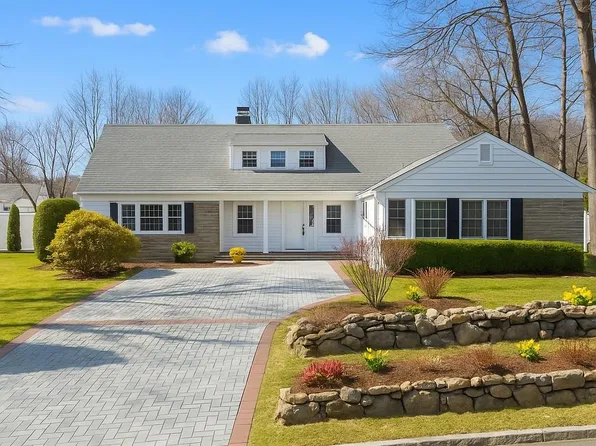 60 Wilmot Road, New Rochelle, NY 10804