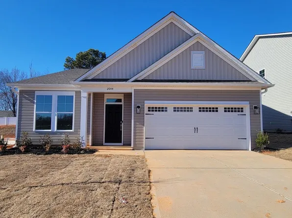 2044 Halton Oaks Dr, Spartanburg, SC 29303