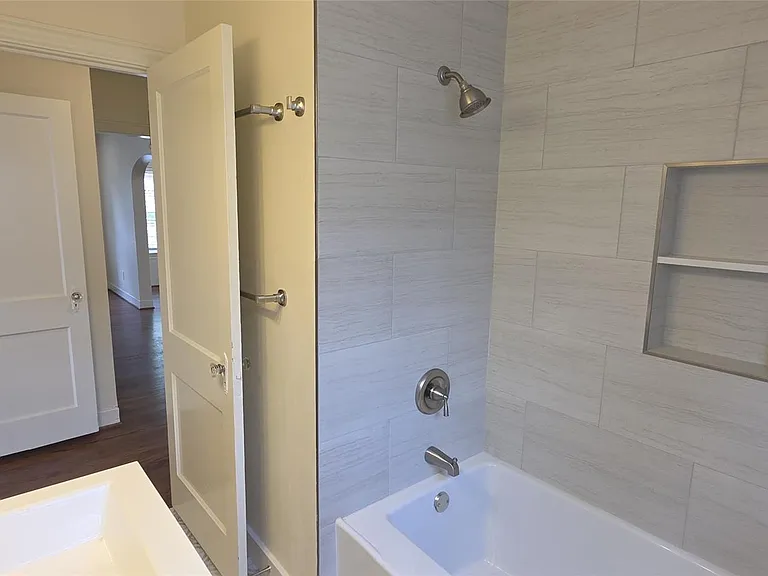 2827 Robertson St — Photo 18