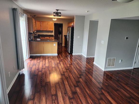 2nd image of 460 Voyager Dr