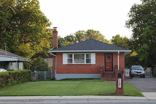 6215 Auth Rd Photo 1
