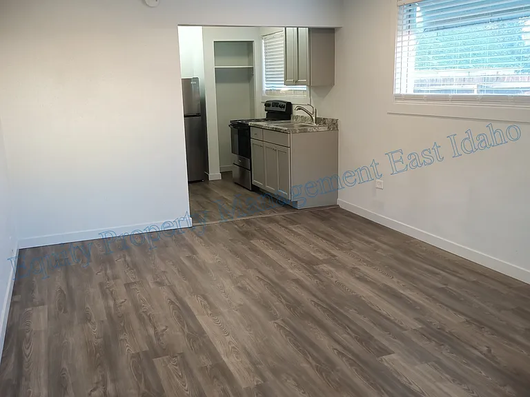 1335 S 5th Ave — Photo 30